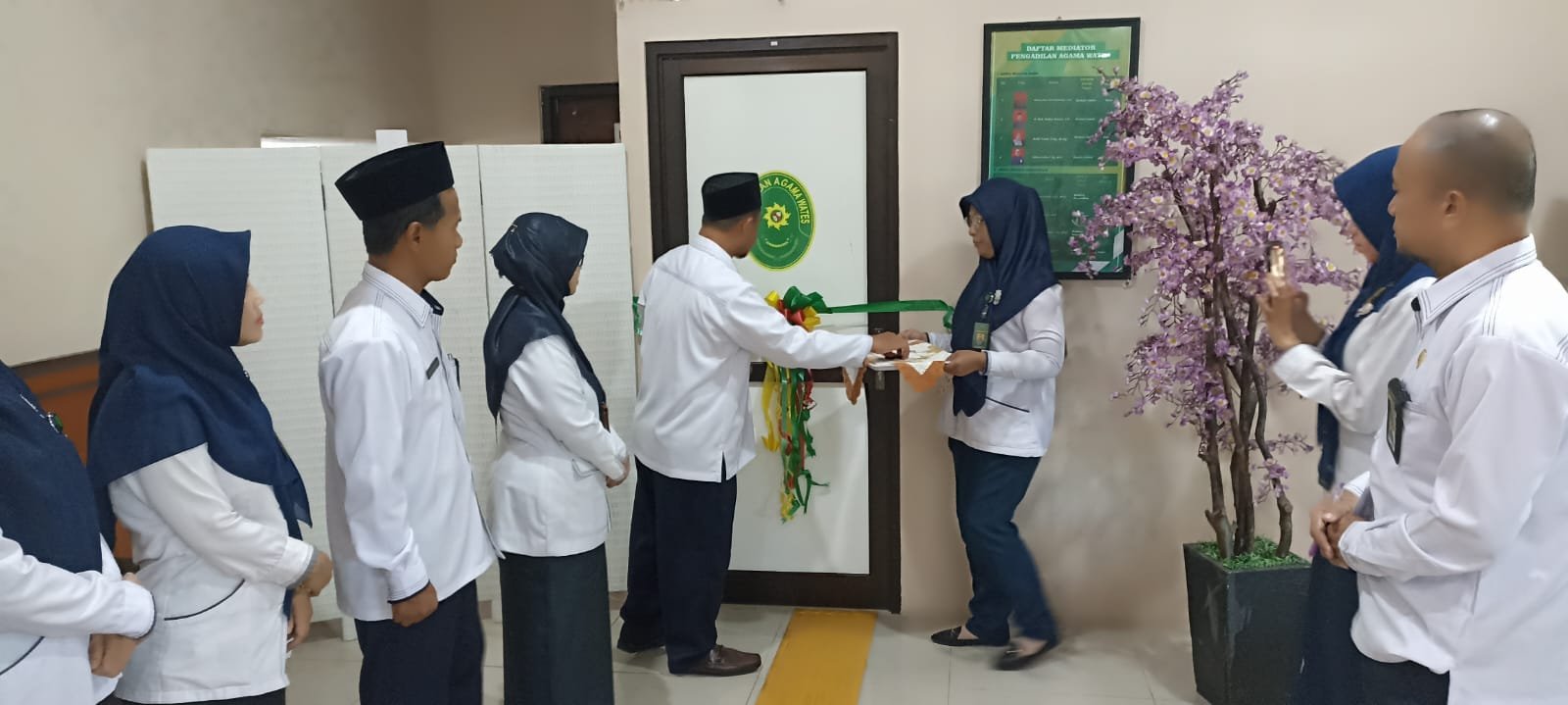 gunting pita penjagahati