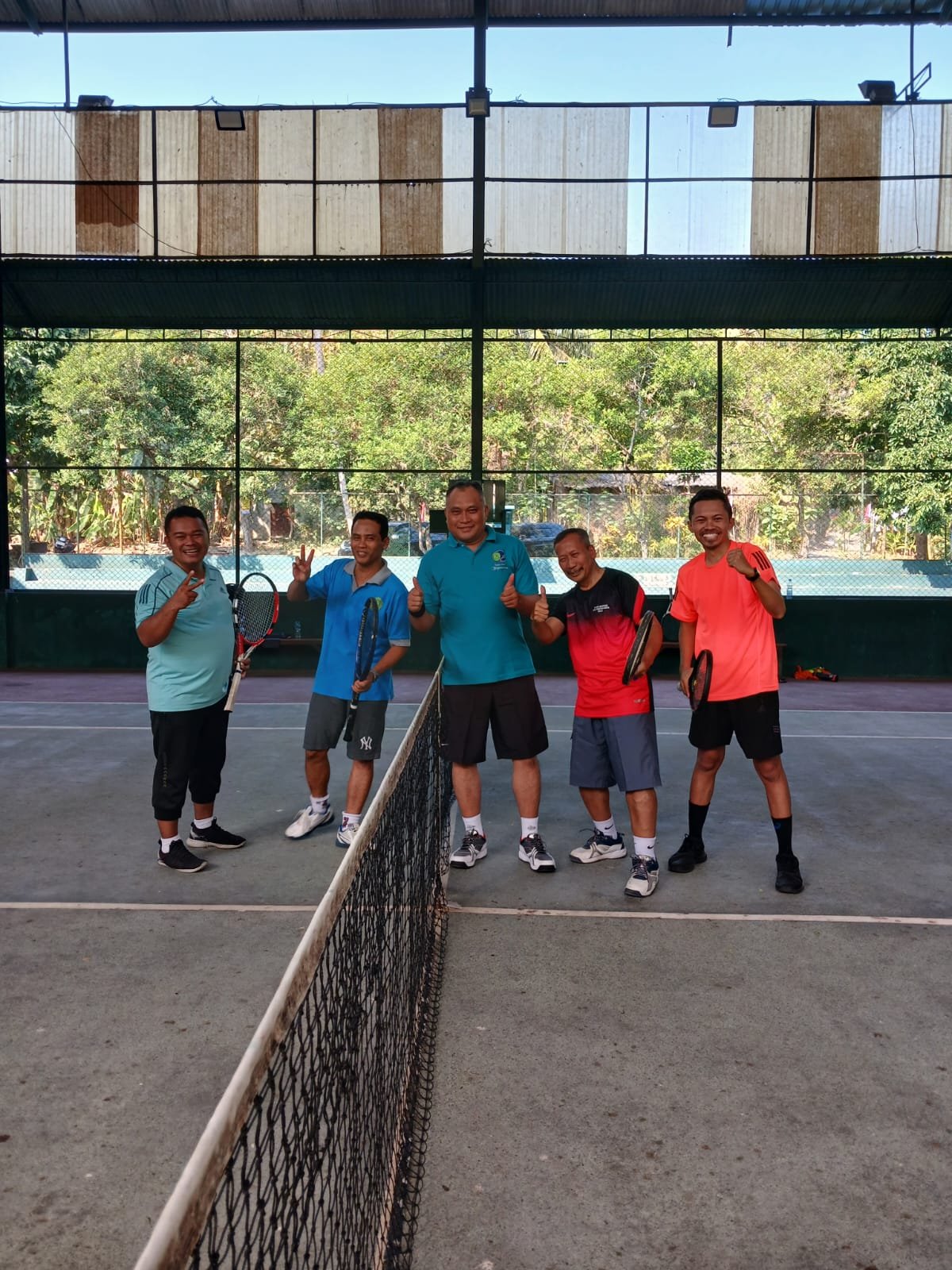 lomba tenis