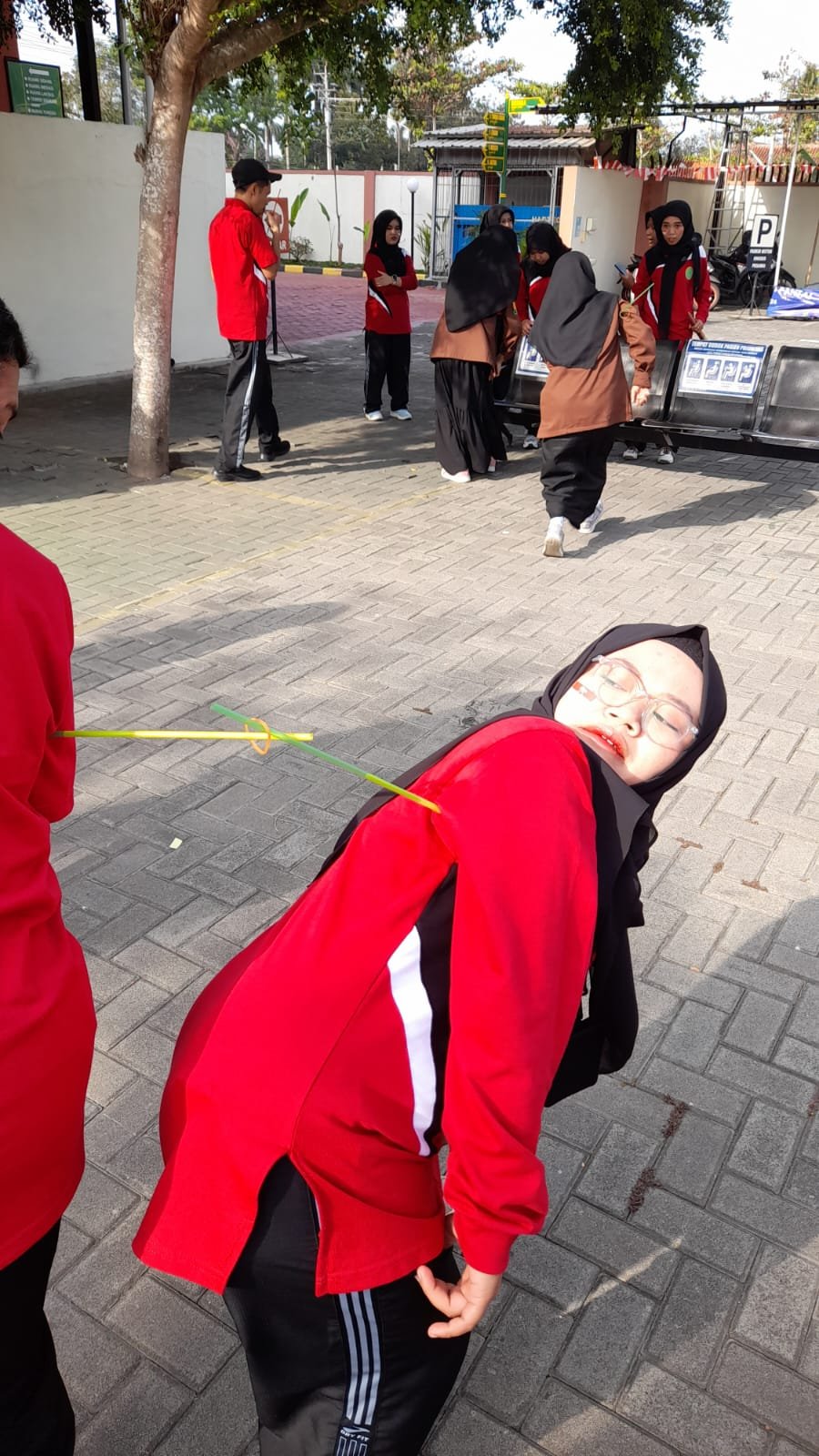 lomba estafet karet