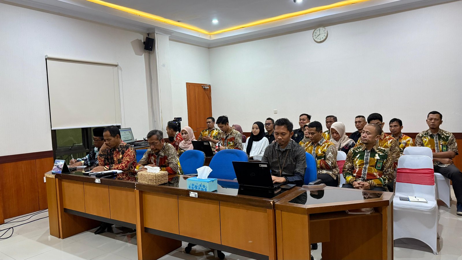 monev desk evaluasi