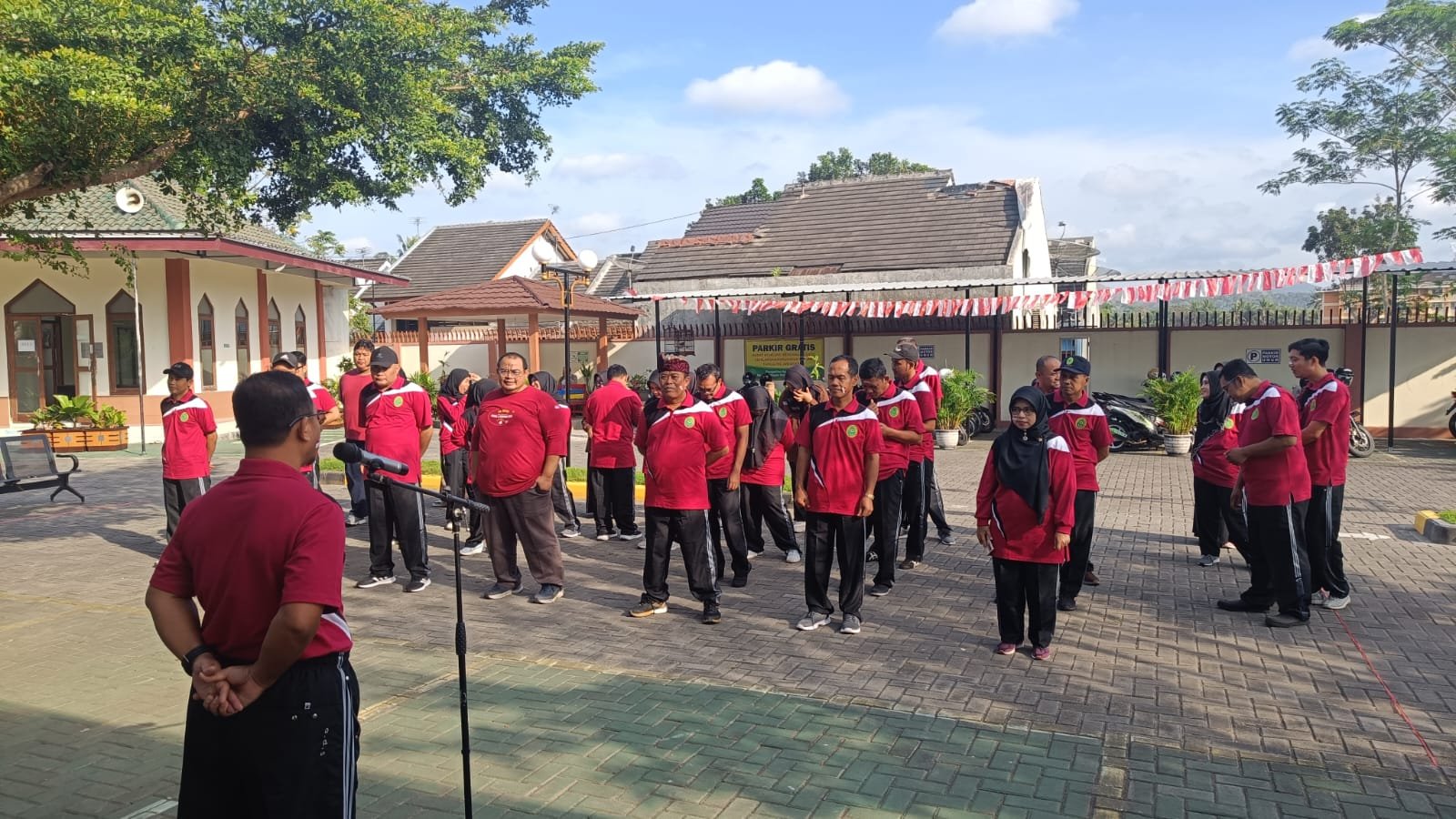 sambutan lomba